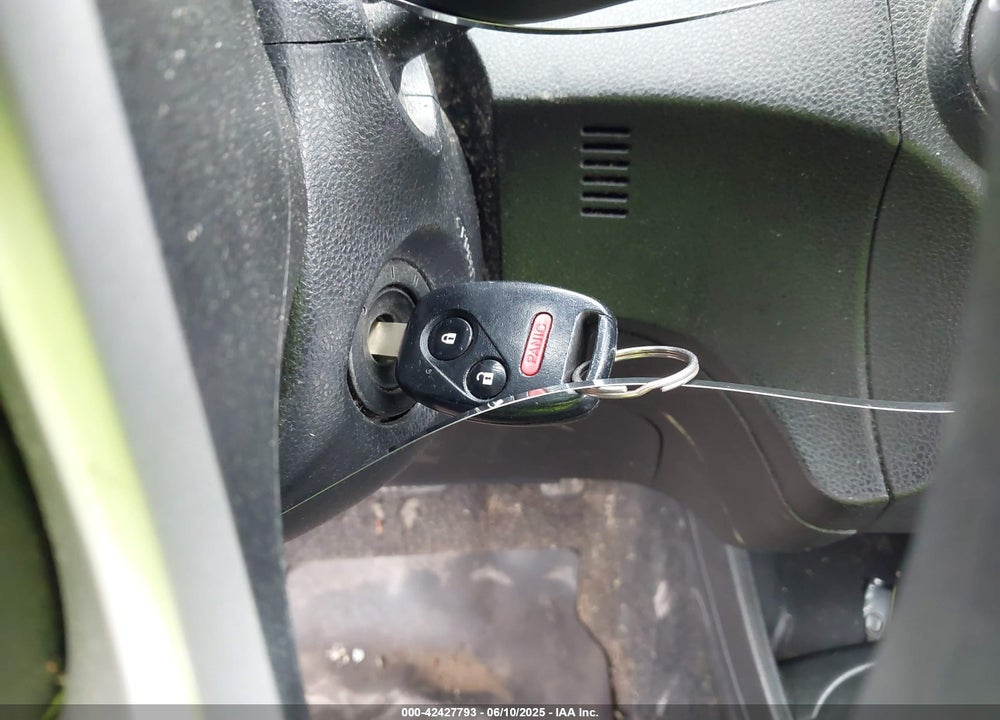 2012 HONDA FIT VIN: JHMGE8H38CC014615
