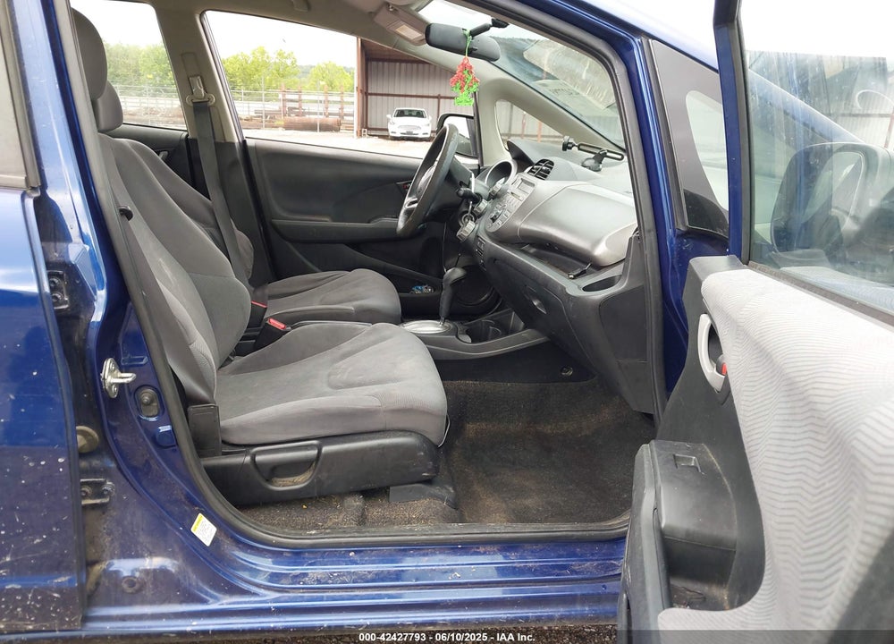 2012 HONDA FIT VIN: JHMGE8H38CC014615