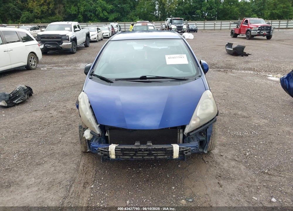 2012 HONDA FIT VIN: JHMGE8H38CC014615