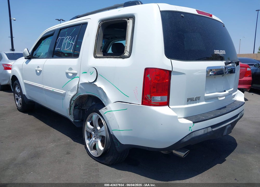 2015 HONDA PILOT VIN: 5FNYF3H59FB032975