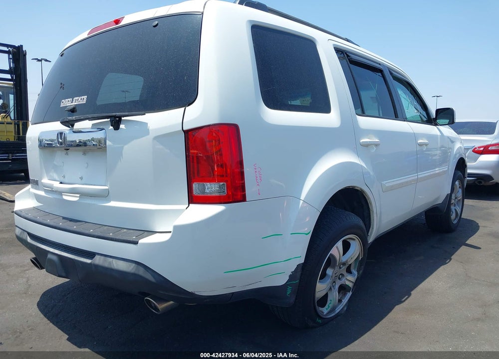 2015 HONDA PILOT VIN: 5FNYF3H59FB032975
