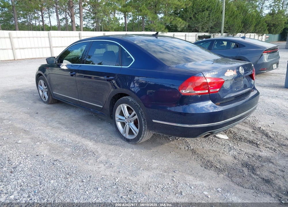 2015 VOLKSWAGEN PASSAT 2.0L TDI SEL PREMIUM VIN: 1VWCV7A39FC033227