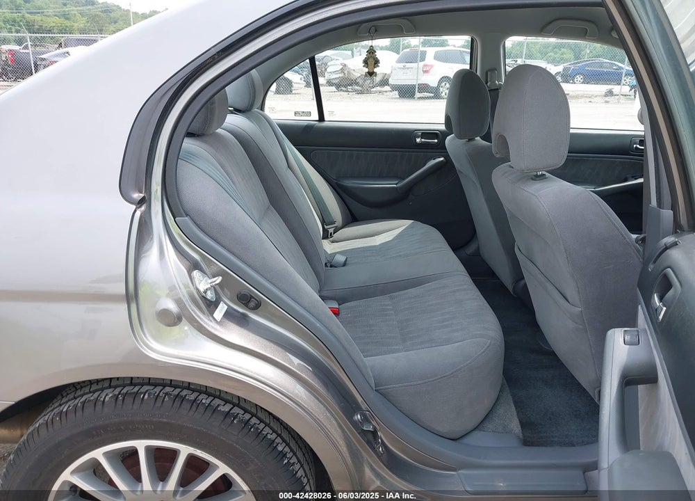 2005 HONDA CIVIC LX VIN: 2HGES16515H630638