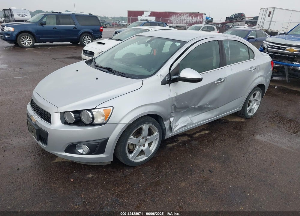 2015 CHEVROLET SONIC VIN: 1G1JE5SB2F4123973