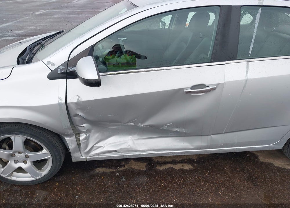 2015 CHEVROLET SONIC VIN: 1G1JE5SB2F4123973