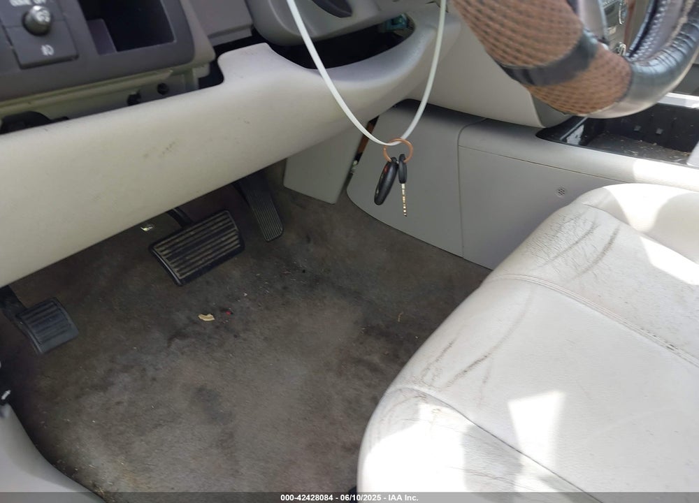 2014 CHEVROLET SUBURBAN 1500 VIN: 1GNSCJE07ER211222