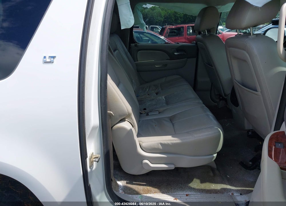 2014 CHEVROLET SUBURBAN 1500 VIN: 1GNSCJE07ER211222
