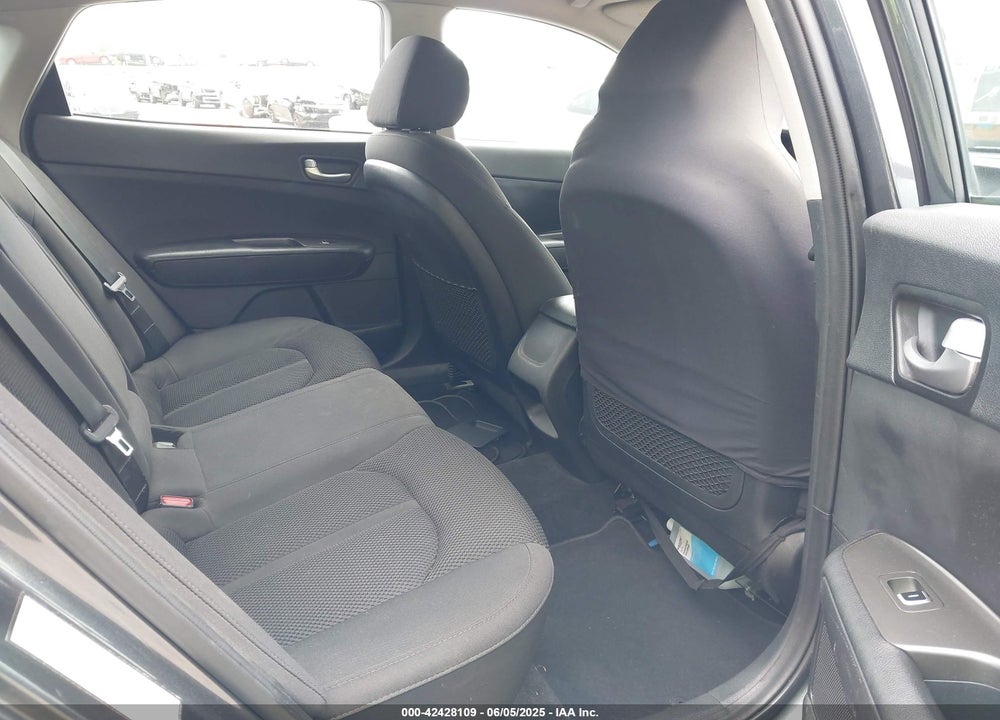 2020 KIA OPTIMA VIN: 5XXGT4L37LG385708