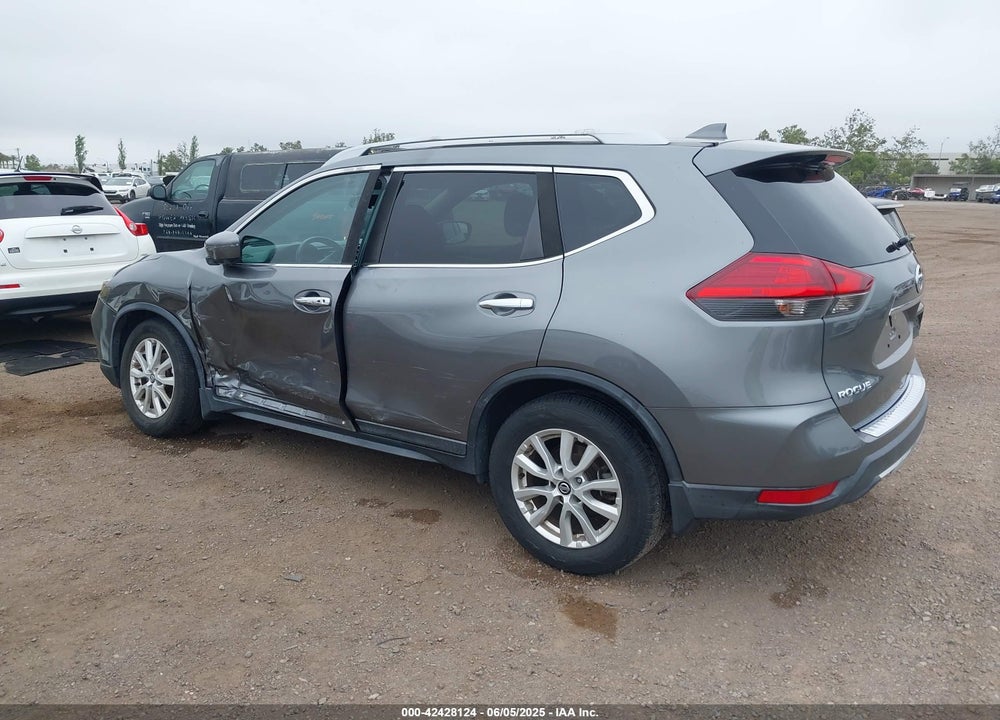 2017 NISSAN ROGUE VIN: 5N1AT2MT5HC884390