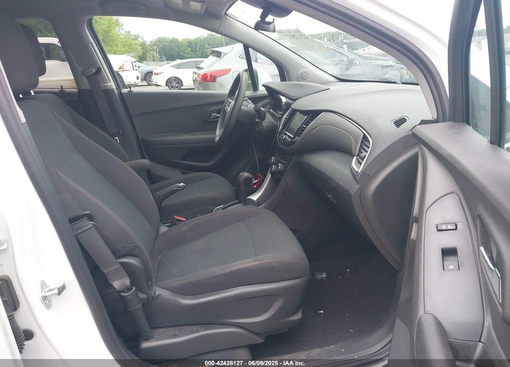 2020 CHEVROLET TRAX FWD LS VIN: 3GNCJKSB1LL304974