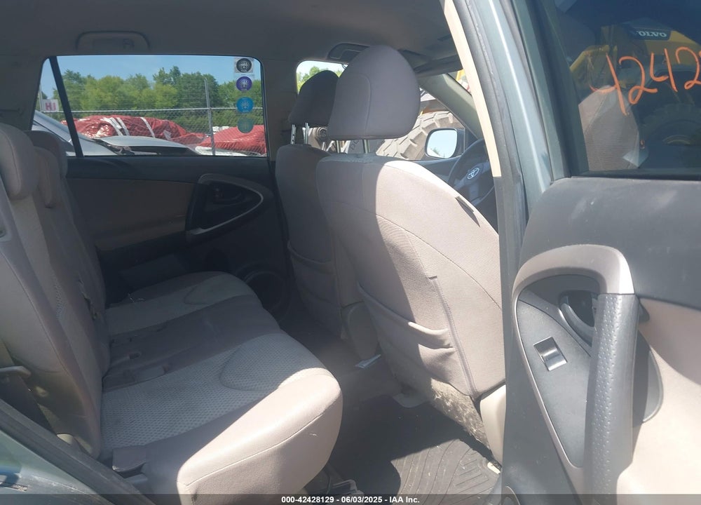 2007 TOYOTA RAV4 VIN: JTMBD33V175105648