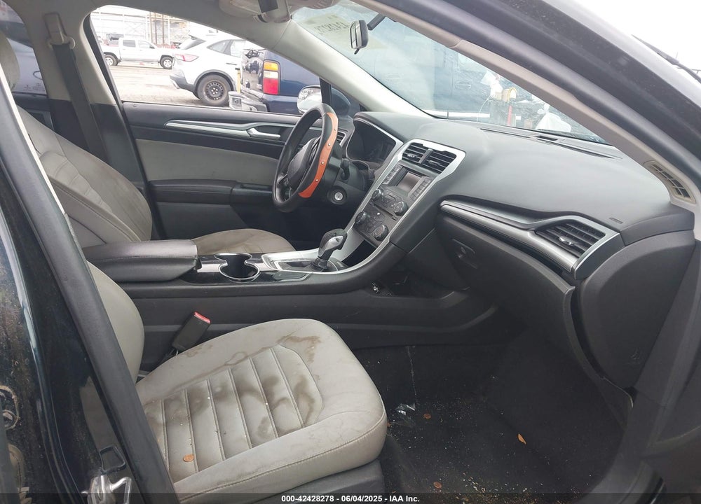 2014 FORD FUSION S VIN: 3FA6P0G70ER293520