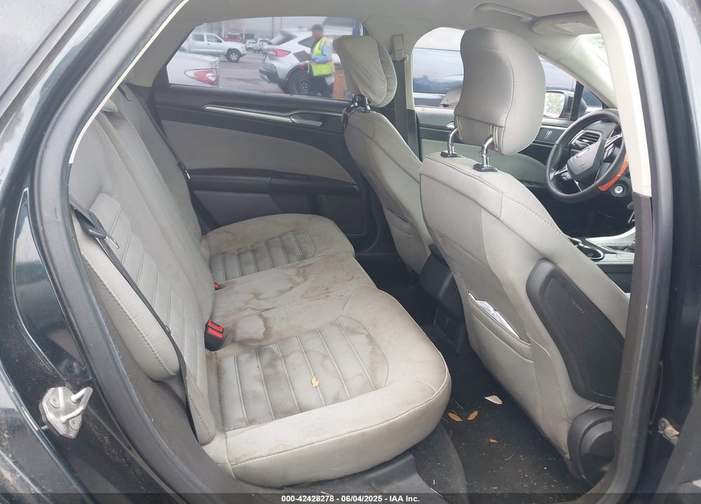 2014 FORD FUSION S VIN: 3FA6P0G70ER293520