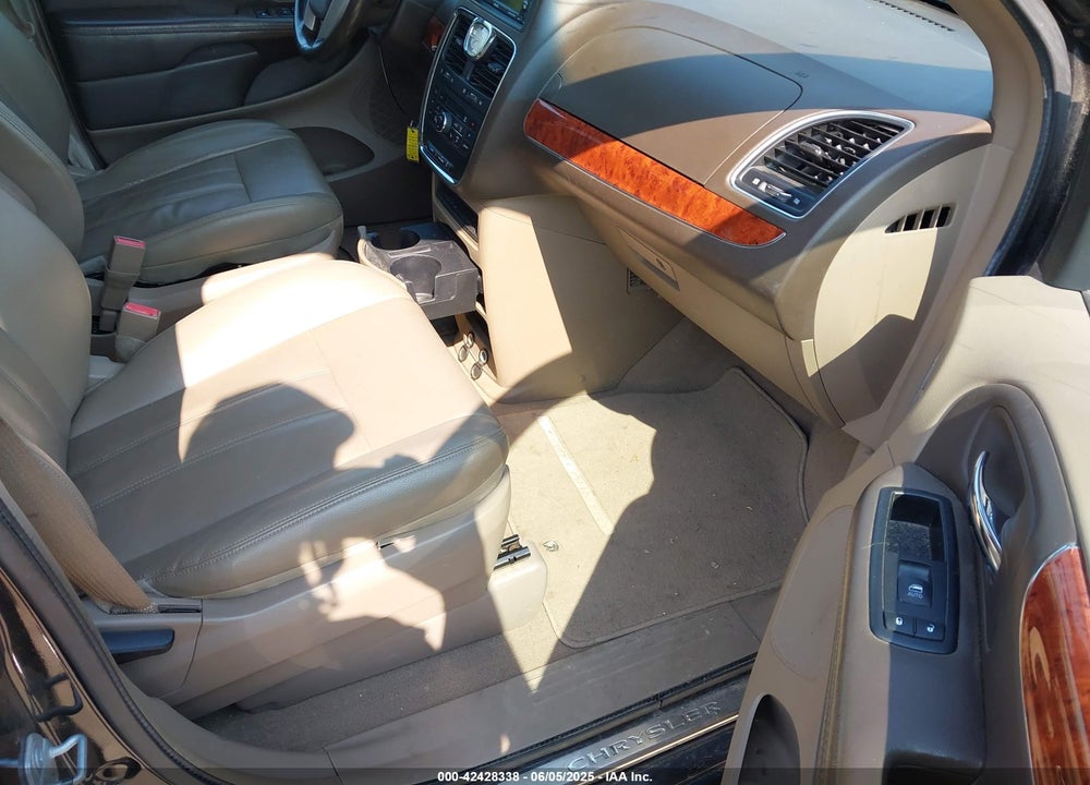 2014 CHRYSLER TOWN & COUNTRY TOURING VIN: 2C4RC1BG6ER453843
