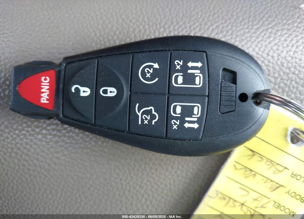 2014 CHRYSLER TOWN & COUNTRY TOURING VIN: 2C4RC1BG6ER453843