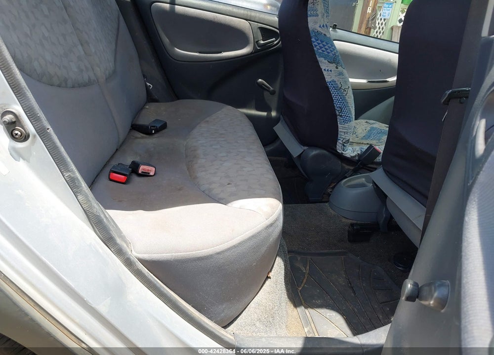 2002 TOYOTA ECHO VIN: JTDBT123020213000