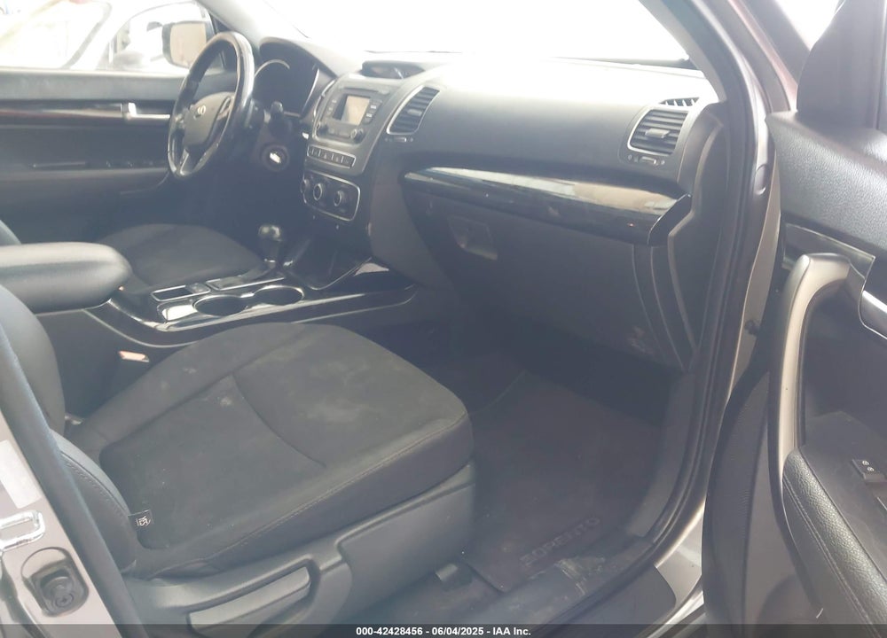 2014 KIA SORENTO VIN: 5XYKTCA65EG531894