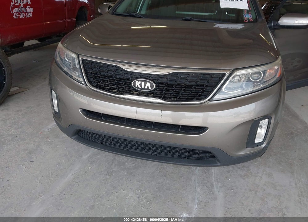 2014 KIA SORENTO VIN: 5XYKTCA65EG531894