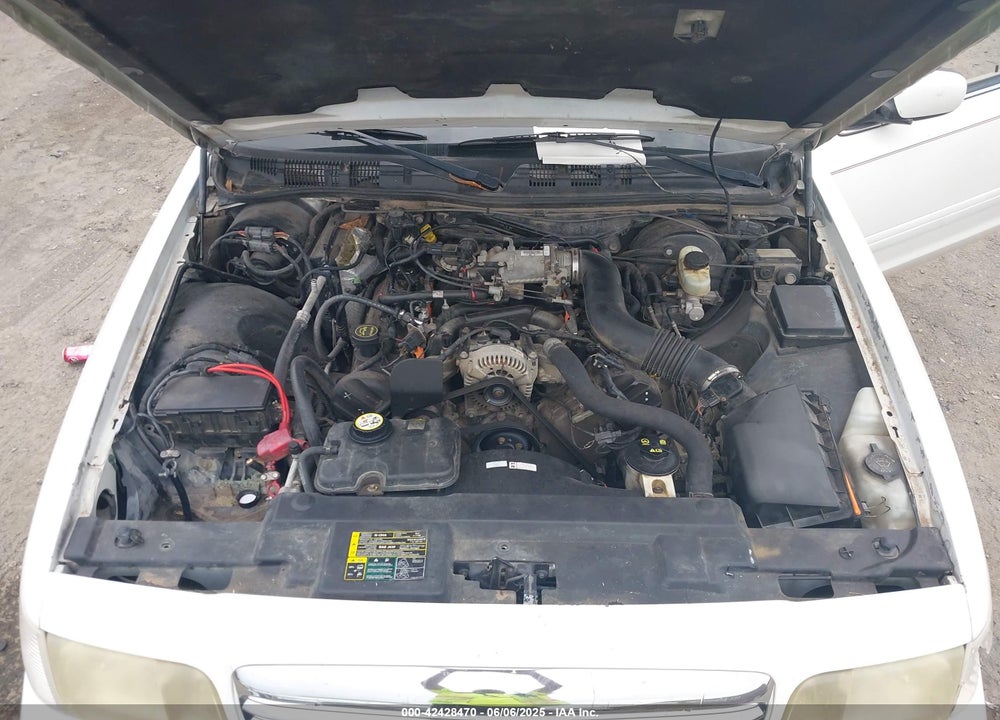2003 FORD CROWN VICTORIA STANDARD VIN: 2FAFP73W83X166521