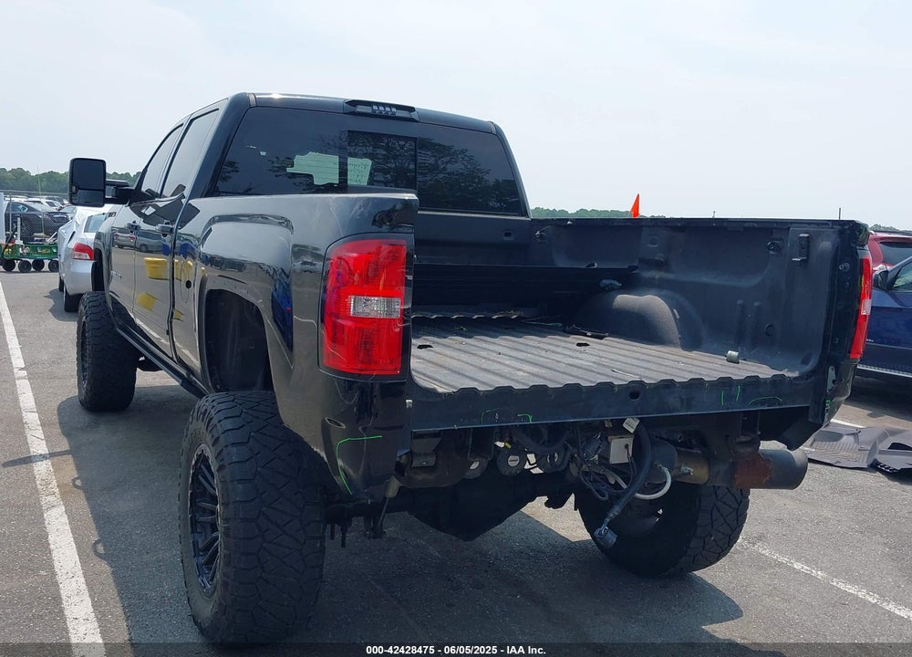 2018 GMC SIERRA 3500HD DENALI VIN: 1GT42YEY9JF202360