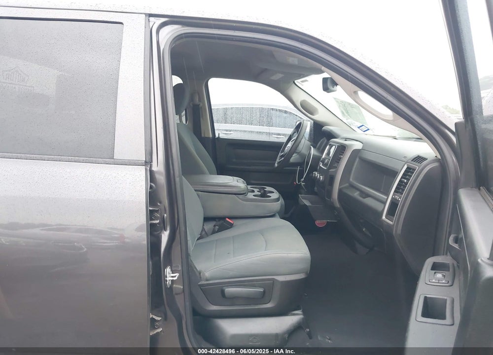 2019 RAM 1500 CLASSIC VIN: 1C6RR6FG7KS540500