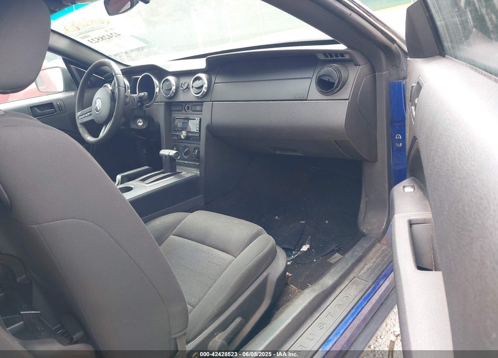 2005 FORD MUSTANG V6 DELUXE/V6 PREMIUM VIN: 1ZVFT80N855245440