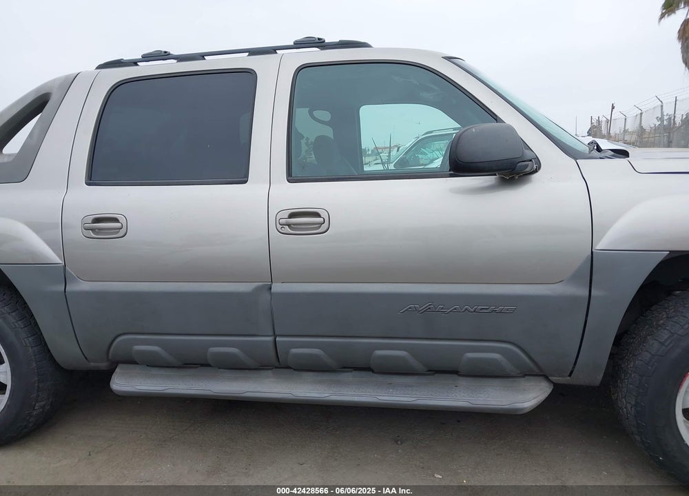 2002 CHEVROLET AVALANCHE 1500 VIN: 3GNEC13T02G123120
