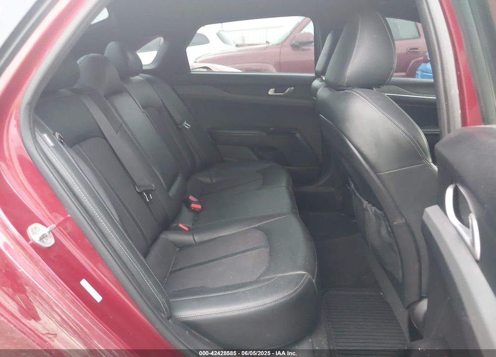 2022 KIA K5 VIN: 5XXG64J27NG137477