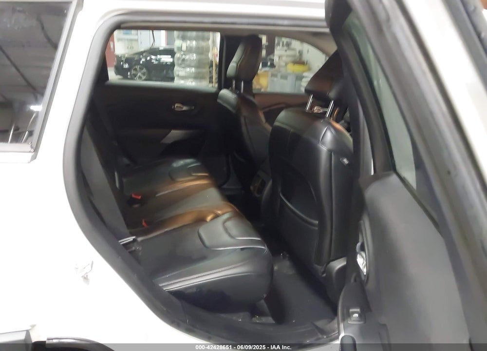 2019 JEEP CHEROKEE LATITUDE PLUS 4X4 VIN: 1C4PJMLX8KD484233