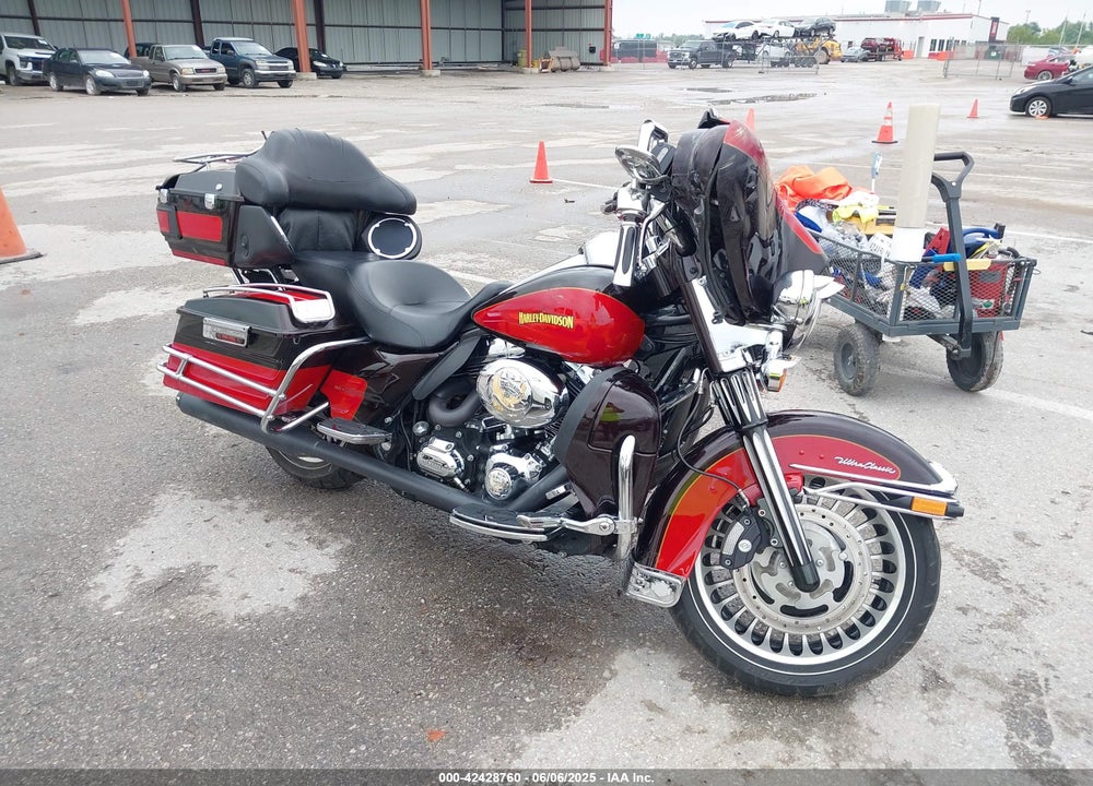 2010 HARLEY-DAVIDSON FLHTCU VIN: 1HD1FC41XAB641135