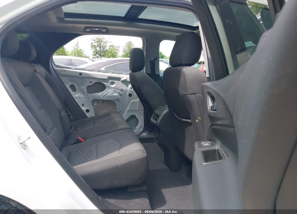 2019 CHEVROLET EQUINOX VIN: 3GNAXKEV1KS670126