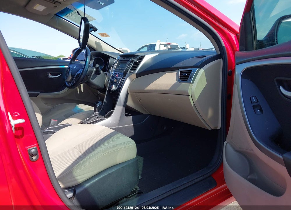 2013 HYUNDAI ELANTRA GT VIN: KMHD35LE8DU083023
