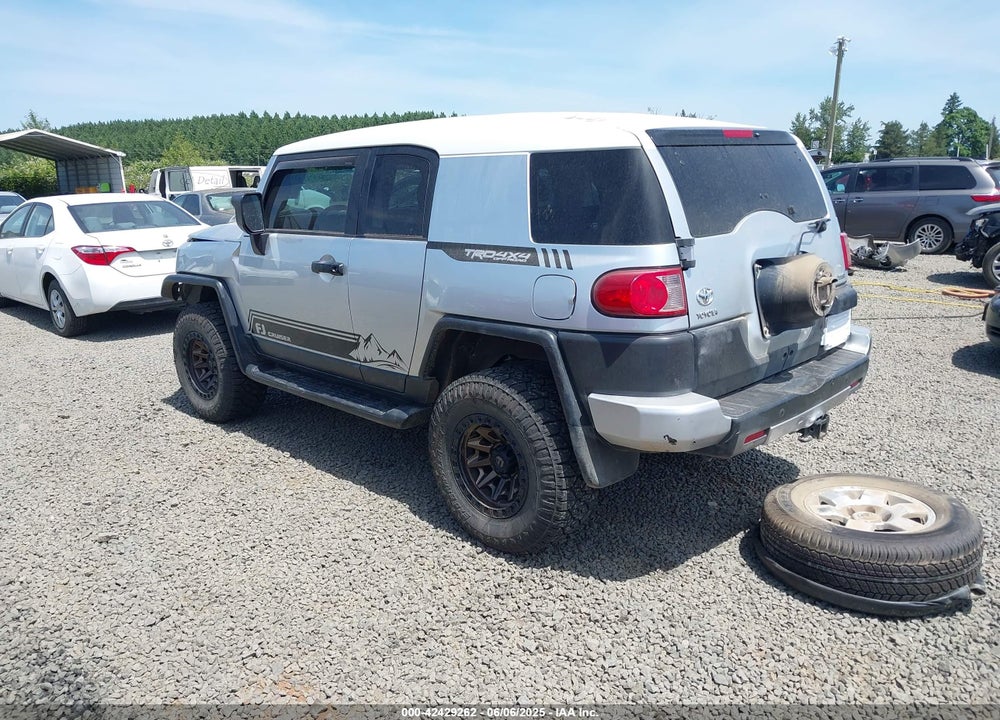 2007 TOYOTA FJ CRUISER VIN: JTEBU11F370004121
