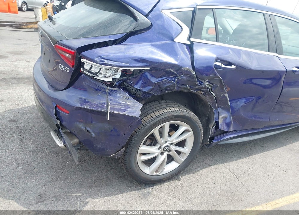 2018 INFINITI QX30 VIN: SJKCH5CP2JA056994