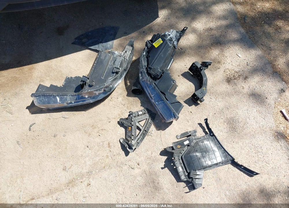 2023 HYUNDAI ELANTRA VIN: KMHLM4AG1PU512210