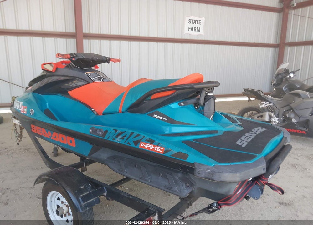 2018 SEADOO WAKE 155 VIN: YDV36998K718