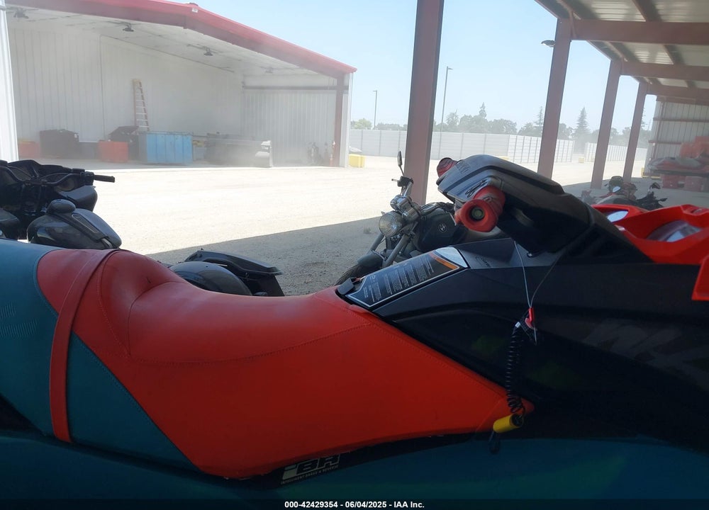 2018 SEADOO WAKE 155 VIN: YDV36998K718