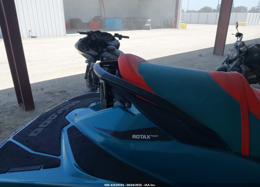2018 SEADOO WAKE 155 VIN: YDV36998K718