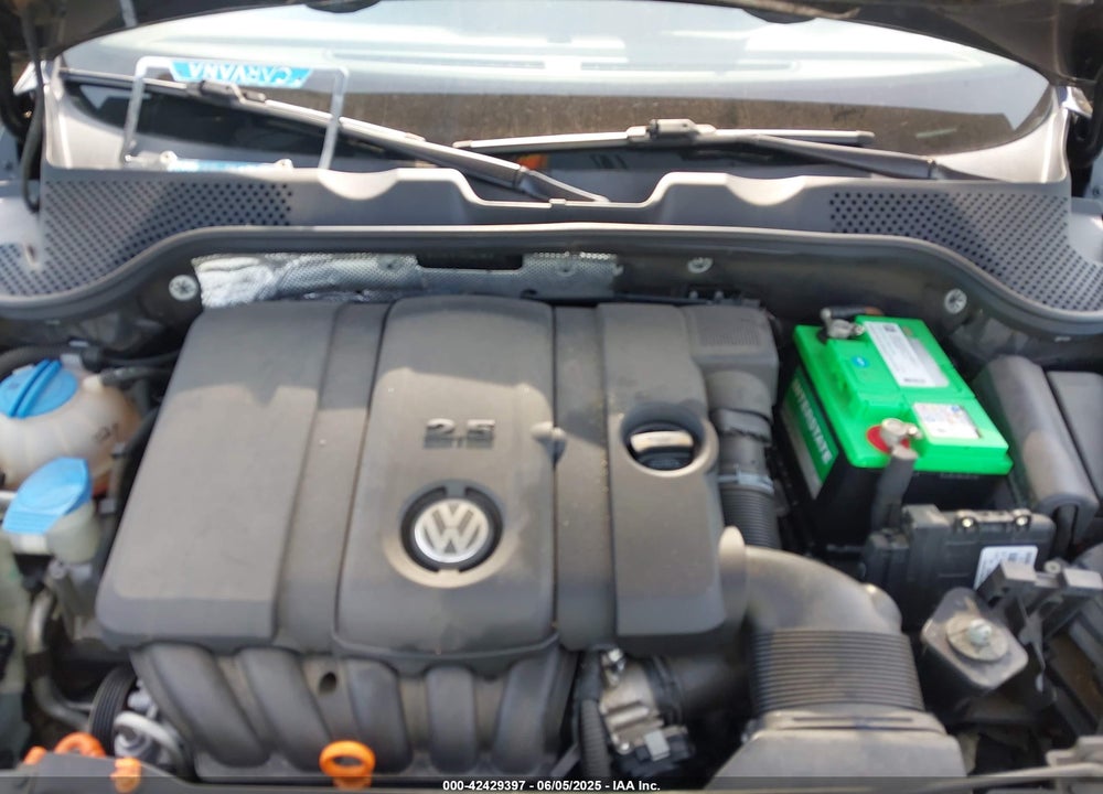 2013 VOLKSWAGEN BEETLE VIN: 3VW5X7AT5DM805978