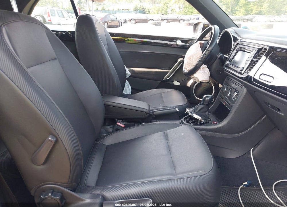 2013 VOLKSWAGEN BEETLE VIN: 3VW5X7AT5DM805978