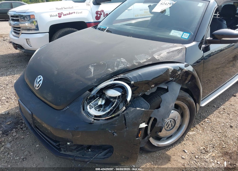 2013 VOLKSWAGEN BEETLE VIN: 3VW5X7AT5DM805978