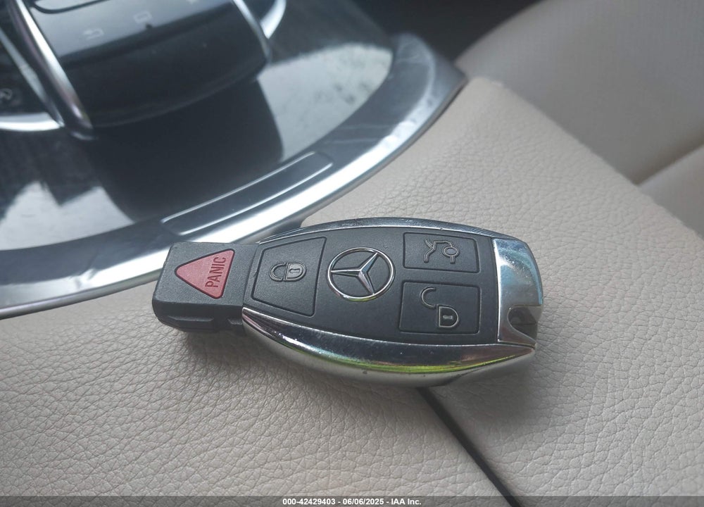 2016 MERCEDES-BENZ C 300 LUXURY/SPORT VIN: 55SWF4JB8GU100986