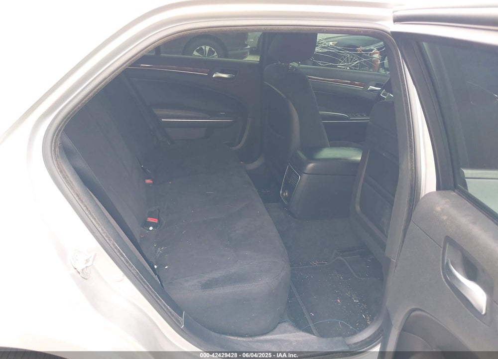 2012 CHRYSLER 300 VIN: 2C3CCAAG4CH117834