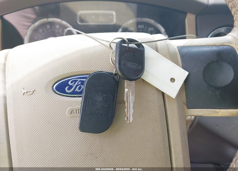 2008 FORD EXPEDITION XLT VIN: 1FMFU15588LA74247