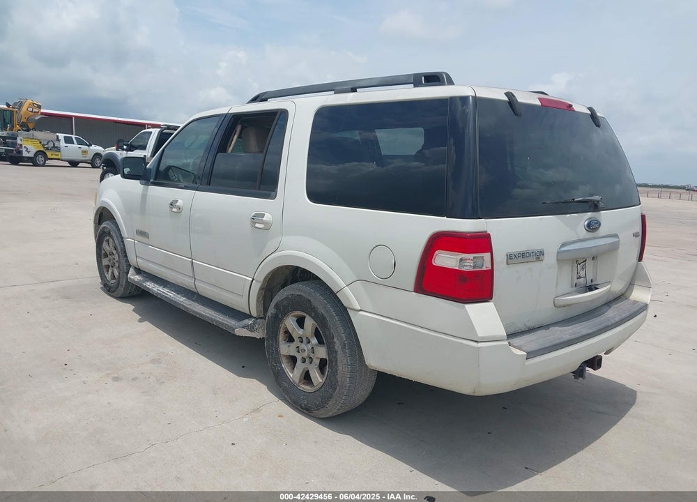 2008 FORD EXPEDITION XLT VIN: 1FMFU15588LA74247