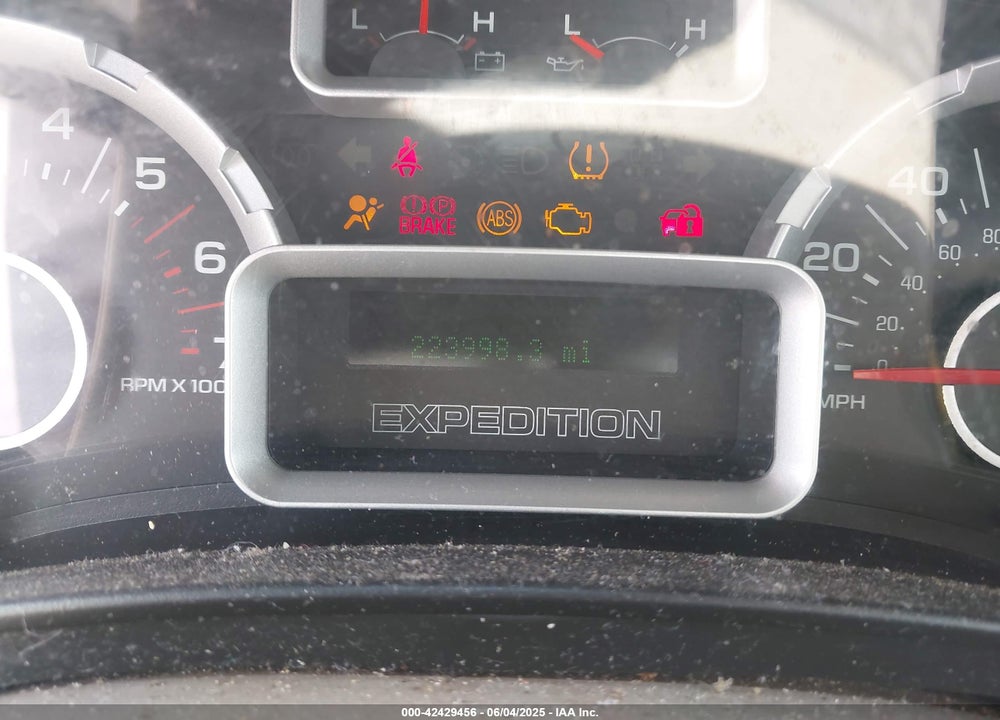 2008 FORD EXPEDITION XLT VIN: 1FMFU15588LA74247
