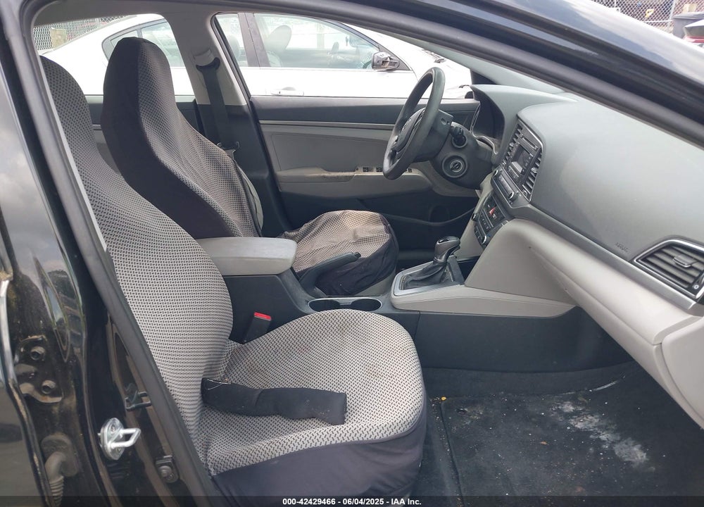 2017 HYUNDAI ELANTRA VIN: 5NPD74LF0HH069399
