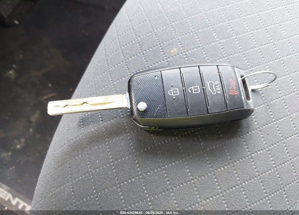 2019 KIA SORENTO 3.3L S VIN: 5XYPGDA56KG603088