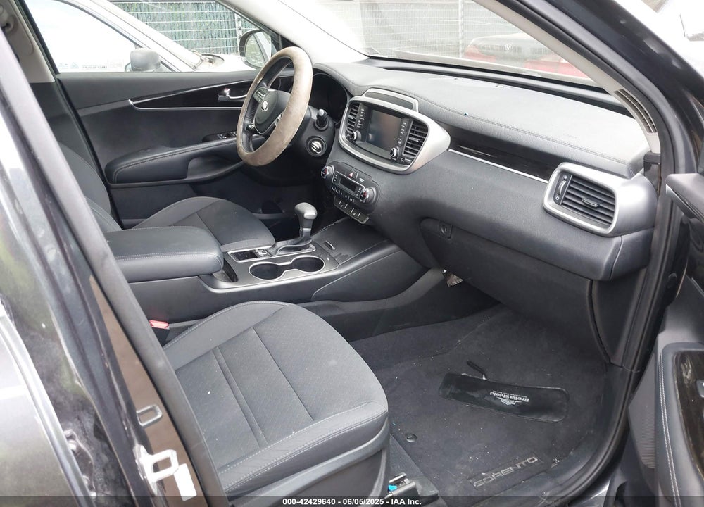 2019 KIA SORENTO 3.3L S VIN: 5XYPGDA56KG603088