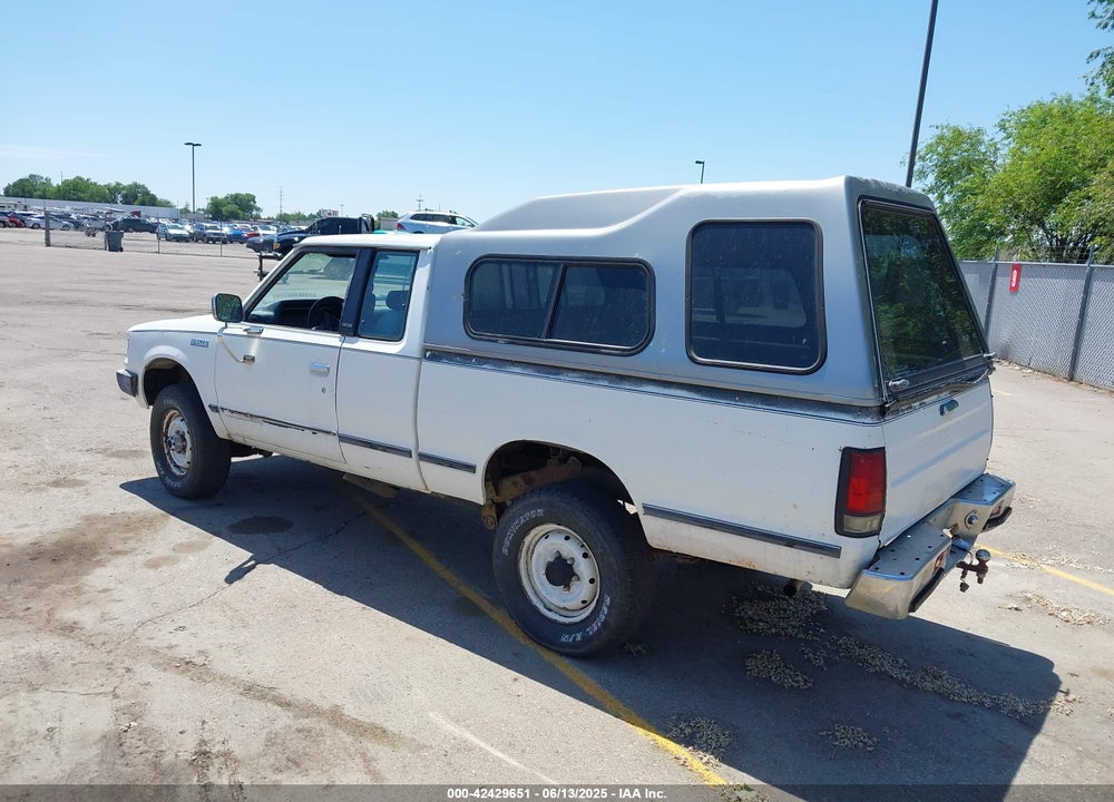 1985 NISSAN 720 KING CAB VIN: 1N6ND06Y4FC368175
